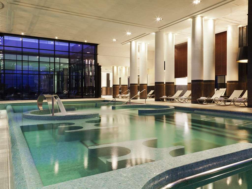 Hotel Barriere Le Grand Hotel 엉갱래뱅 외부 사진